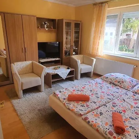 - Balaton 18519 公寓 Balatonföldvár