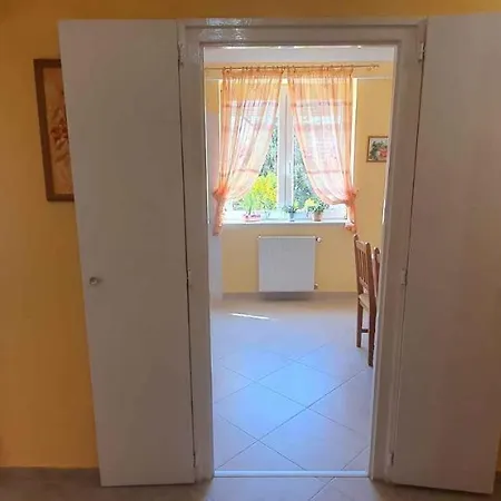 - Balaton 18519 아파트 Balatonföldvár