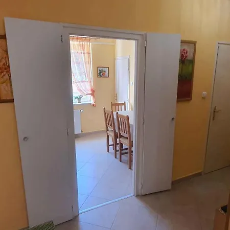 - Balaton 18519 Apartament Balatonföldvár
